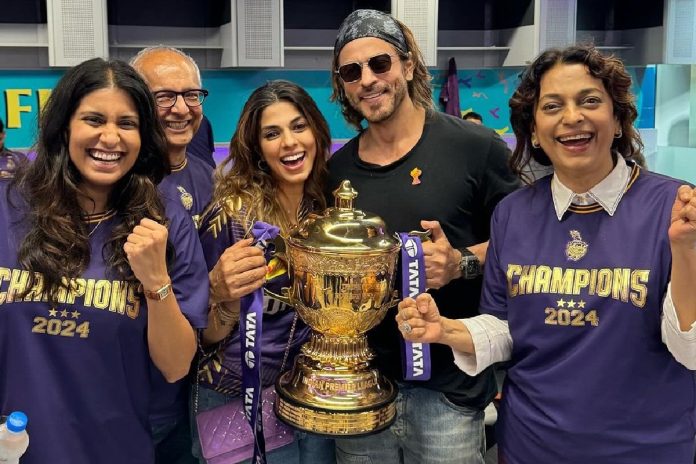 Shahrukh Khan Video: Have you seen this amazing VIDEO, KKR won the IPL trophy, Shahrukh Khan was raising slogans for some other team.
