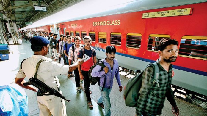 Indian Railway Rule: New rules of railways on Diwali! If these items are found in the bag, a heavy fine will be imposed