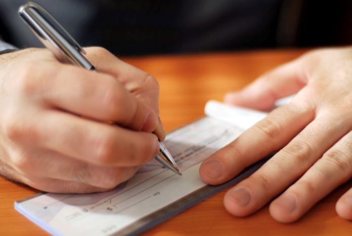 Cross Cheque Payment Rule: Why are 2 lines put in the left corner of the cheque? And what are its benefits, know everything about it here